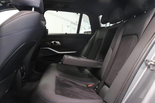 BMW 3-Serie Touring 330e xDrive | M-SPORT | PANO | HARMAN KARDON | MEMORY | TREKHAAK | 50 jaar editie |