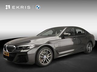 BMW 5-SERIE Sedan 530e | M-Sportpakket | LED | Navigatie | Sportstoelen | Stoelverwarming | Shadow line | DAB | Alu 18 inch