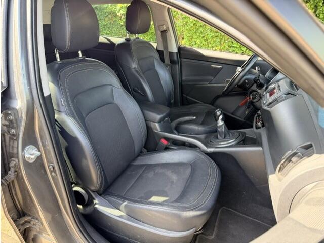KIA Sportage 1.6 GDI X-ecutive Plus Pack / KOPPELING SLECHT