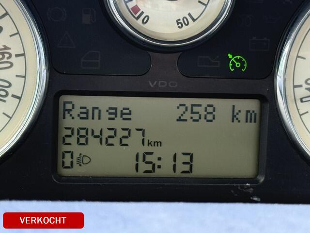 Lancia Ypsilon 1.4-16V Argento APK dec-2026 Prima auto nog Bj. 2003 met elektrische ramen, radio/CD speler, etc. Boekjes zijn aanwezig.