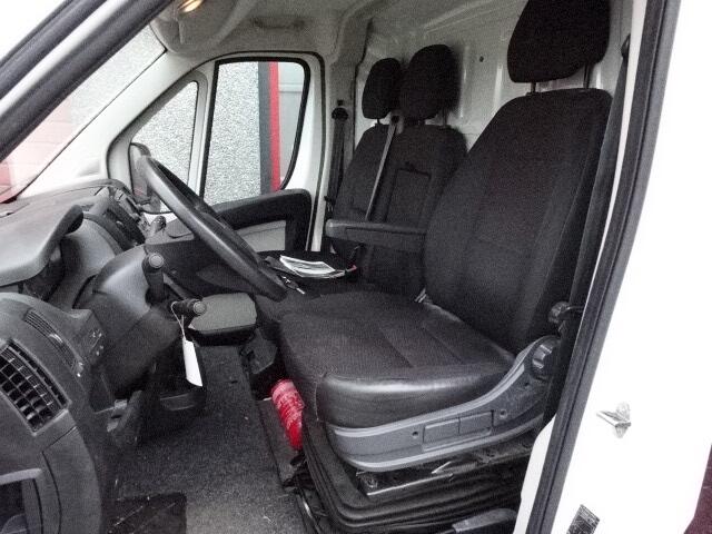 Peugeot Boxer 330 2.0 BlueHDI L2H2 Premium Pack 2 x schuifdeur