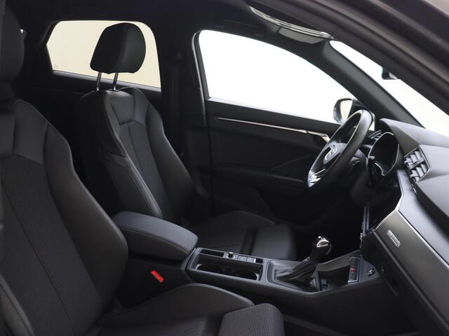 Audi Q3 Sportback 45 TFSI e S Edition | SoH 96% | SONOS audio | 360 camera | Keyless | Dodehoek detectie | Navigatie Plus | Optiek zwart Plus | Cruise cont