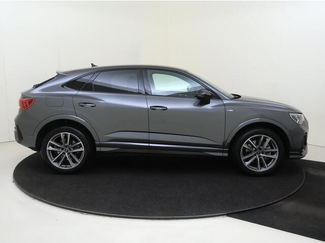 Audi Q3 Sportback 45 TFSI e S Edition | SoH 96% | SONOS audio | 360 camera | Keyless | Dodehoek detectie | Navigatie Plus | Optiek zwart Plus | Cruise cont