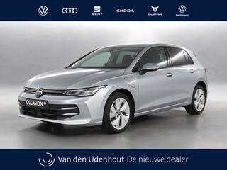VOLKSWAGEN GOLF 1.5 eHybrid 204 pk Life Edition DSG / Stoel en stuurwielverwarming / App Connect