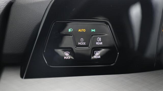 Volkswagen Golf 1.5 eHybrid 204pk Life Edition DSG / Apple CarPlay / Stoel+Stuurverwarming / Camera