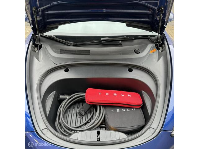 Tesla Model 3 Standard Range�+ MMX PACK + IAP + TREKHAAK