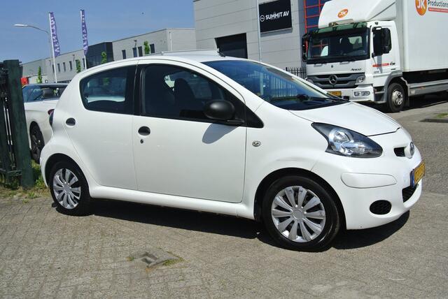 Toyota Aygo 1.0-12V Cool airco inruil mogelijk nap