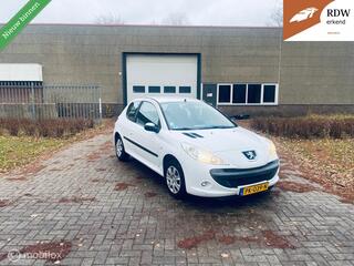 PEUGEOT 206 + 1.1 XR AIRCO/ZUINIG/KOOPJE