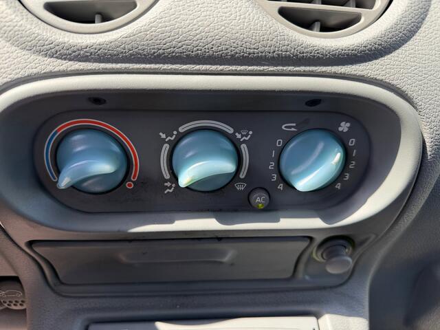 Renault Twingo 1.2-16V Emotion,AIRCO,7-2006,100248km,1495,-