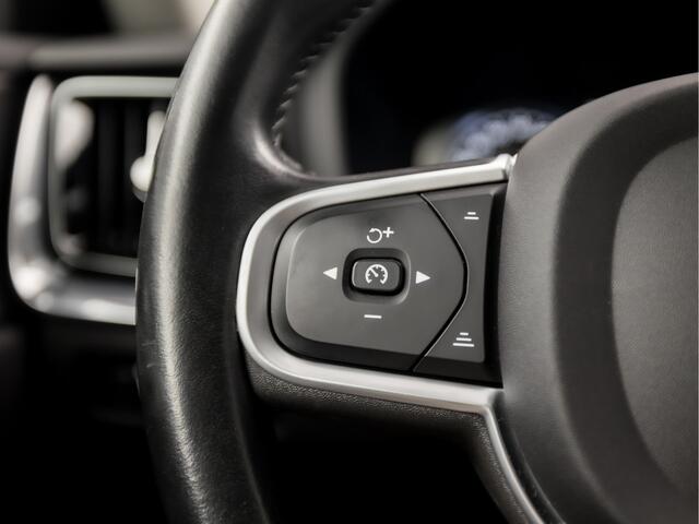 Volvo V60 2.0 B3 Sport 177Pk Automaat APPLE CARPLAY, GROOT NAVI, PARKEERSENSOREN, GETINT GLAS, SPORTSTOELEN, DAKRAILS ZWART, LED KOPLAMPEN, E APK, STAAT
