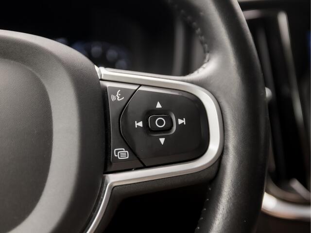Volvo V60 2.0 B3 Sport 177Pk Automaat APPLE CARPLAY, GROOT NAVI, PARKEERSENSOREN, GETINT GLAS, SPORTSTOELEN, DAKRAILS ZWART, LED KOPLAMPEN, E APK, STAAT