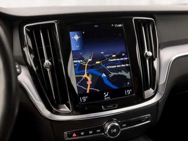 Volvo V60 2.0 B3 Sport 177Pk Automaat APPLE CARPLAY, GROOT NAVI, PARKEERSENSOREN, GETINT GLAS, SPORTSTOELEN, DAKRAILS ZWART, LED KOPLAMPEN, E APK, STAAT