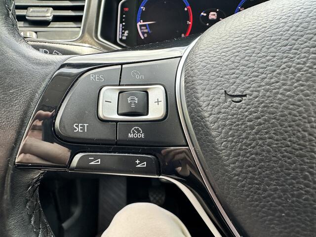 Volkswagen T-ROC 1.0 TSI Style TREKHAAK | BEATS | DIG DISPL | ADAPTIVE | ORG NL 2E EIGN