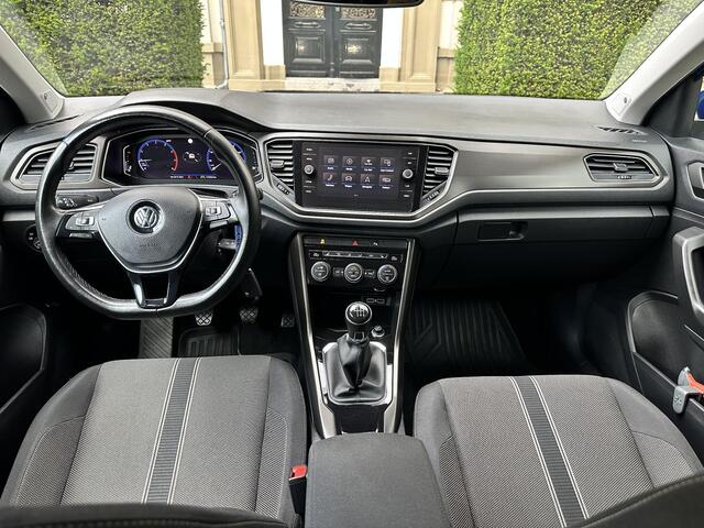 Volkswagen T-ROC 1.0 TSI Style TREKHAAK | BEATS | DIG DISPL | ADAPTIVE | ORG NL 2E EIGN