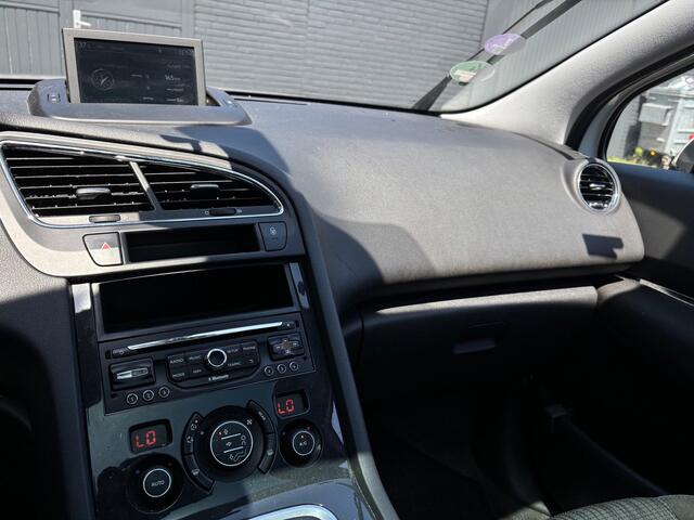 Peugeot 5008 1.6 Style | 7-Persoons | Lees Tekst