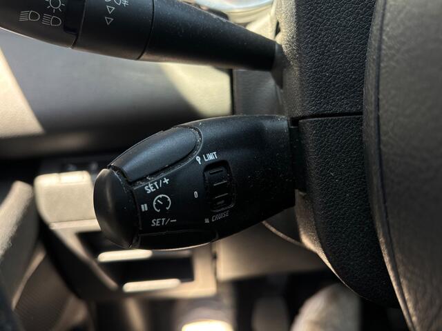 Peugeot 5008 1.6 Style | 7-Persoons | Lees Tekst