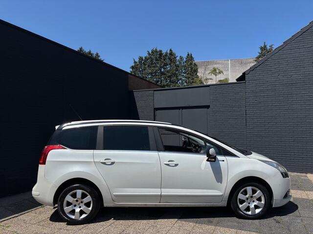 Peugeot 5008 1.6 Style | 7-Persoons | Lees Tekst