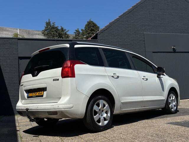 Peugeot 5008 1.6 Style | 7-Persoons | Lees Tekst