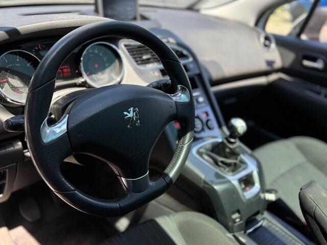 Peugeot 5008 1.6 Style | 7-Persoons | Lees Tekst