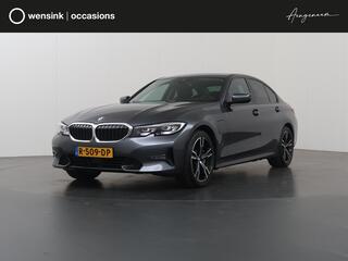 BMW 3-SERIE 330e Sport Line | SOH 92,2% | Cruise Control Adaptief | Sportstoelen | Parkeercamera | Stoelverwarming | Navigatie | Apple Carplay/Android Auto |