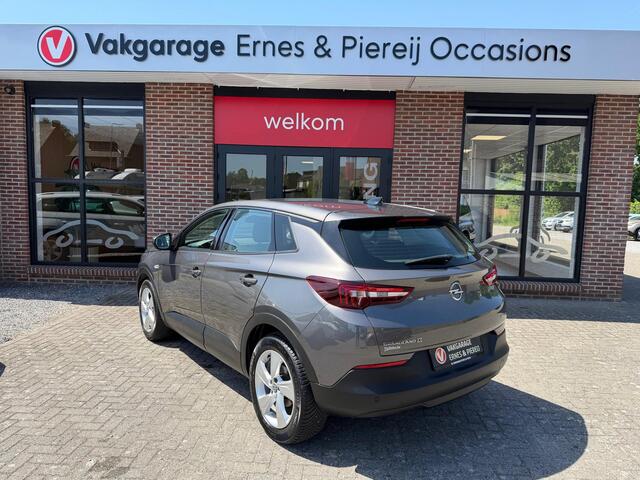 Opel Grandland X 1.2 Turbo Business Executive