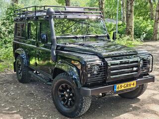 LAND ROVER DEFENDER 110 2.5 TD5 Black Edition 9-zits