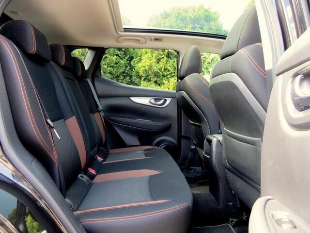 Nissan Qashqai 1.3 DIG-T N-Motion  Navi  Camera  Pano.dak 