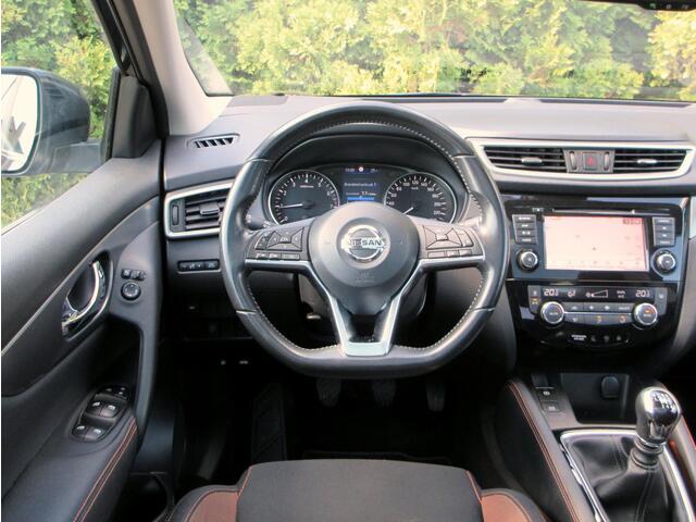 Nissan Qashqai 1.3 DIG-T N-Motion  Navi  Camera  Pano.dak 
