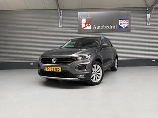 VOLKSWAGEN T-Roc 1.5 TSI SPORT/IQ LIGHT/ADAPTIVE/DODE HOEK/DIGI CP/CARPLAY/CAM/ENZ