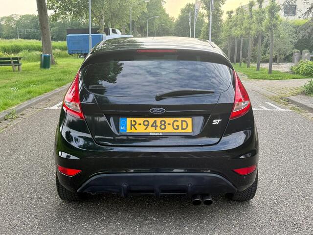 Ford Fiesta 1.25 Ghia - e APK