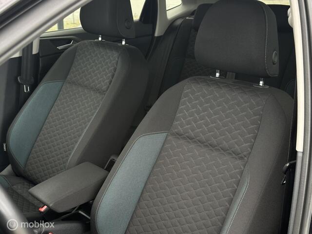 Volkswagen Polo 1.0 MPI IQ.DRIVE CARPLAY/CLIMA/BLIS/STL.VRW