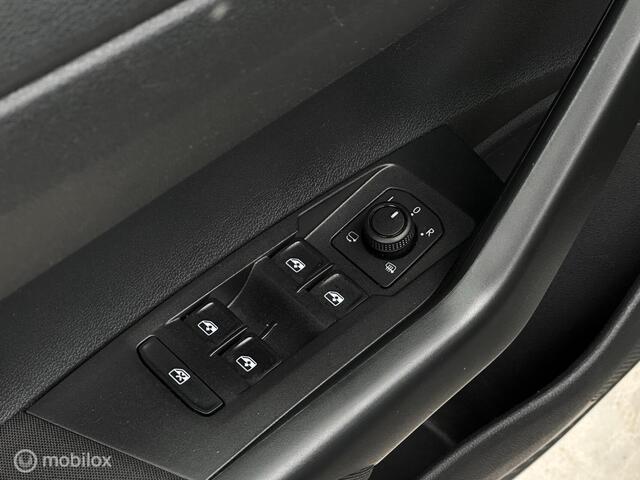 Volkswagen Polo 1.0 MPI IQ.DRIVE CARPLAY/CLIMA/BLIS/STL.VRW