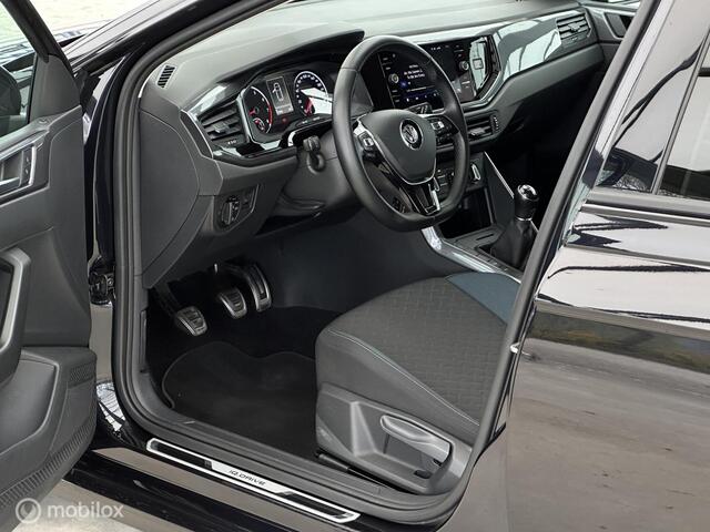 Volkswagen Polo 1.0 MPI IQ.DRIVE CARPLAY/CLIMA/BLIS/STL.VRW