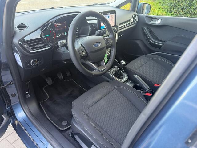 Ford Fiesta 1.0 EcoBoost Hybrid Titanium | CARPLAY | WINTER-PACK | CAMERA | CLIMA | CRUISE | PDC | 1E EIG | NAP. ORIG.NL | VOORRUI