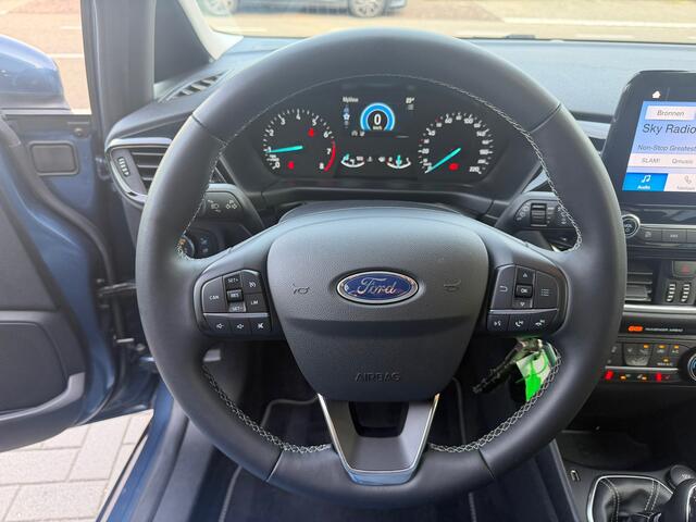 Ford Fiesta 1.0 EcoBoost Hybrid Titanium | CARPLAY | WINTER-PACK | CAMERA | CLIMA | CRUISE | PDC | 1E EIG | NAP. ORIG.NL | VOORRUI