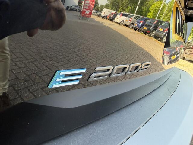 Peugeot E-2008 EV Allure Avantage 54 kWh 360 Camera / Adapt. Cruise / Navi