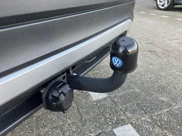 Volkswagen T-Cross 1.0TSI/110PK Life DSG � Apple/Android Car Play � Trekhaak � Camera + Parkeersensoren � Clima �