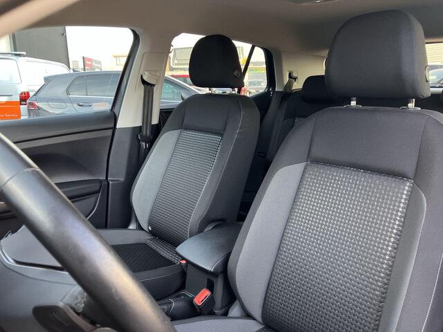 Volkswagen T-Cross 1.0TSI/110PK Life DSG � Apple/Android Car Play � Trekhaak � Camera + Parkeersensoren � Clima �