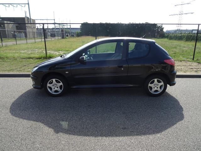 Peugeot 206 1.4 Air-line 3