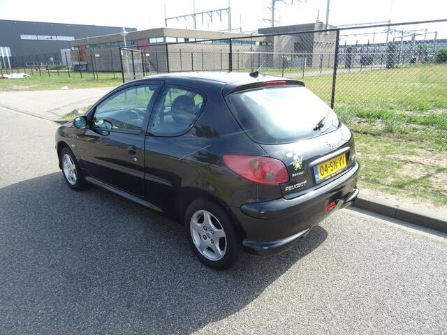 Peugeot 206 1.4 Air-line 3