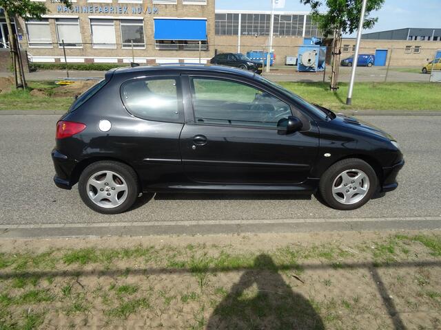 Peugeot 206 1.4 Air-line 3