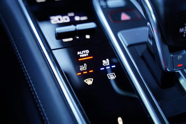 Porsche Panamera Sport Turismo 2.9 4S / Krijtgrijs / Sport Design / Sportuitlaat