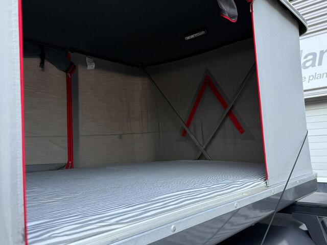 Land Rover Defender 2.4 Td4 110 E Airco Leder Mini-Camper
