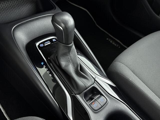 Toyota Corolla Sedan 1.8 Hybrid Active | NL-Auto | Apple Carplay/Android Auto | Parkeercamera | t/m 15-06 FA