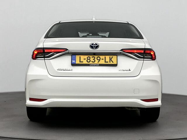Toyota Corolla Sedan 1.8 Hybrid Active | NL-Auto | Apple Carplay/Android Auto | Parkeercamera | t/m 15-06 FA