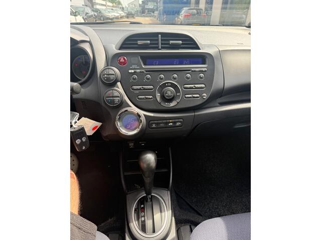 Honda Jazz 1.4 Hybrid Elegance / AUTOMAAT / AIRCO / APK / NAP / PANO / BOEKJES / ZEER NETTE AUTO