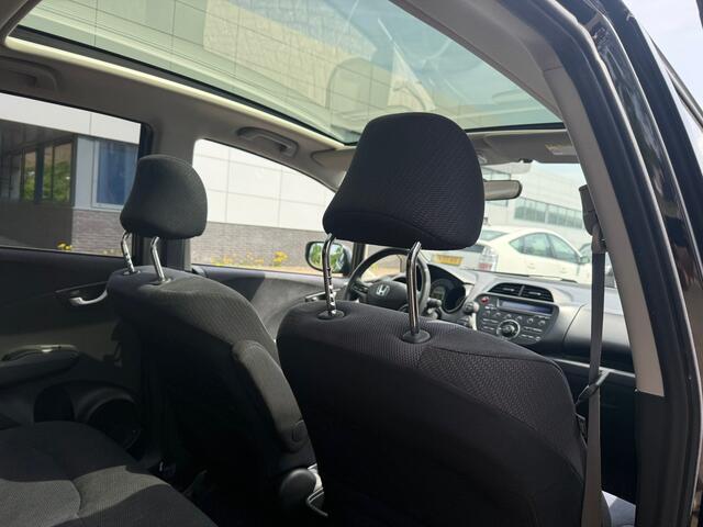 Honda Jazz 1.4 Hybrid Elegance / AUTOMAAT / AIRCO / APK / NAP / PANO / BOEKJES / ZEER NETTE AUTO