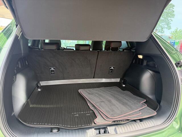 Ford Kuga 2.5 HEV ST Line X - Automaat - Panodak - Navi - Climate - Winterpack