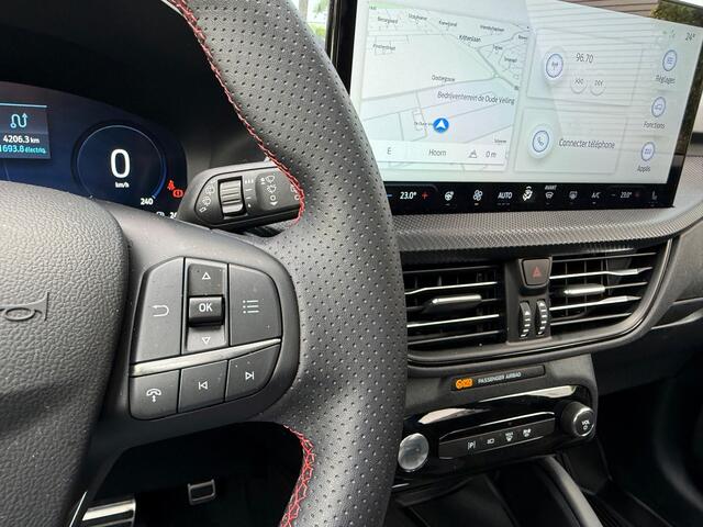 Ford Kuga 2.5 HEV ST Line X - Automaat - Panodak - Navi - Climate - Winterpack