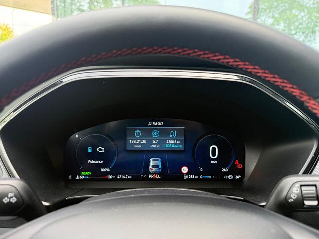 Ford Kuga 2.5 HEV ST Line X - Automaat - Panodak - Navi - Climate - Winterpack